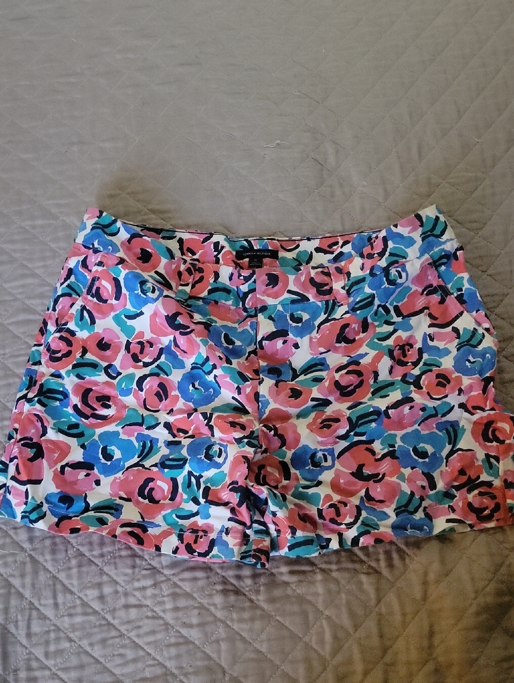 Tommy Hilfiger Multicolor Floral Print Shorts